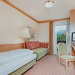 Oesterreichischer Hof-im Bademantel Direkt In Alpentherme