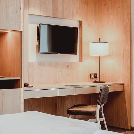 Oesterreichischer Hof-im Bademantel Direkt In Alpentherme