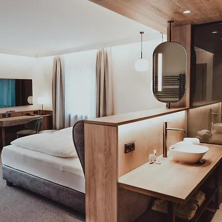 österreichischer Hof-im Bademantel Direkt In Alpentherme 4*
