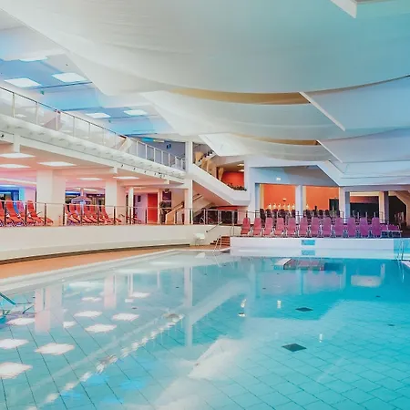 Oesterreichischer Hof-im Bademantel Direkt In Alpentherme バート・ホーフガシュタイン