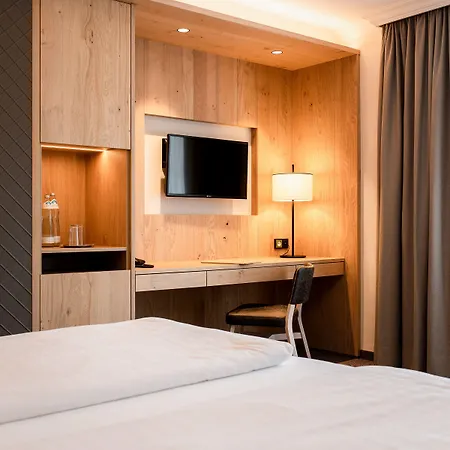 Oesterreichischer Hof-im Bademantel Direkt In Alpentherme 4*