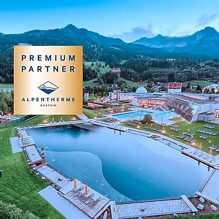 Oesterreichischer Hof-im Bademantel Direkt In Alpentherme