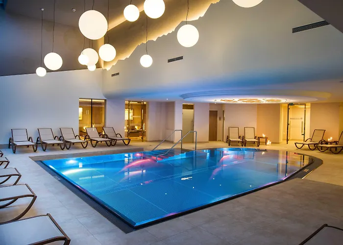 Oesterreichischer Hof-im Bademantel Direkt In Alpentherme